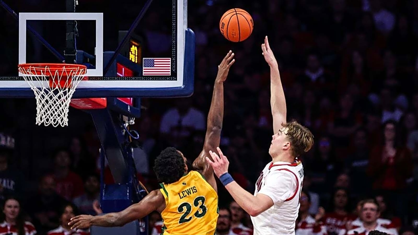 Motiejus Krivas ties career high as No. 2 Arizona overwhelms Norfolk State