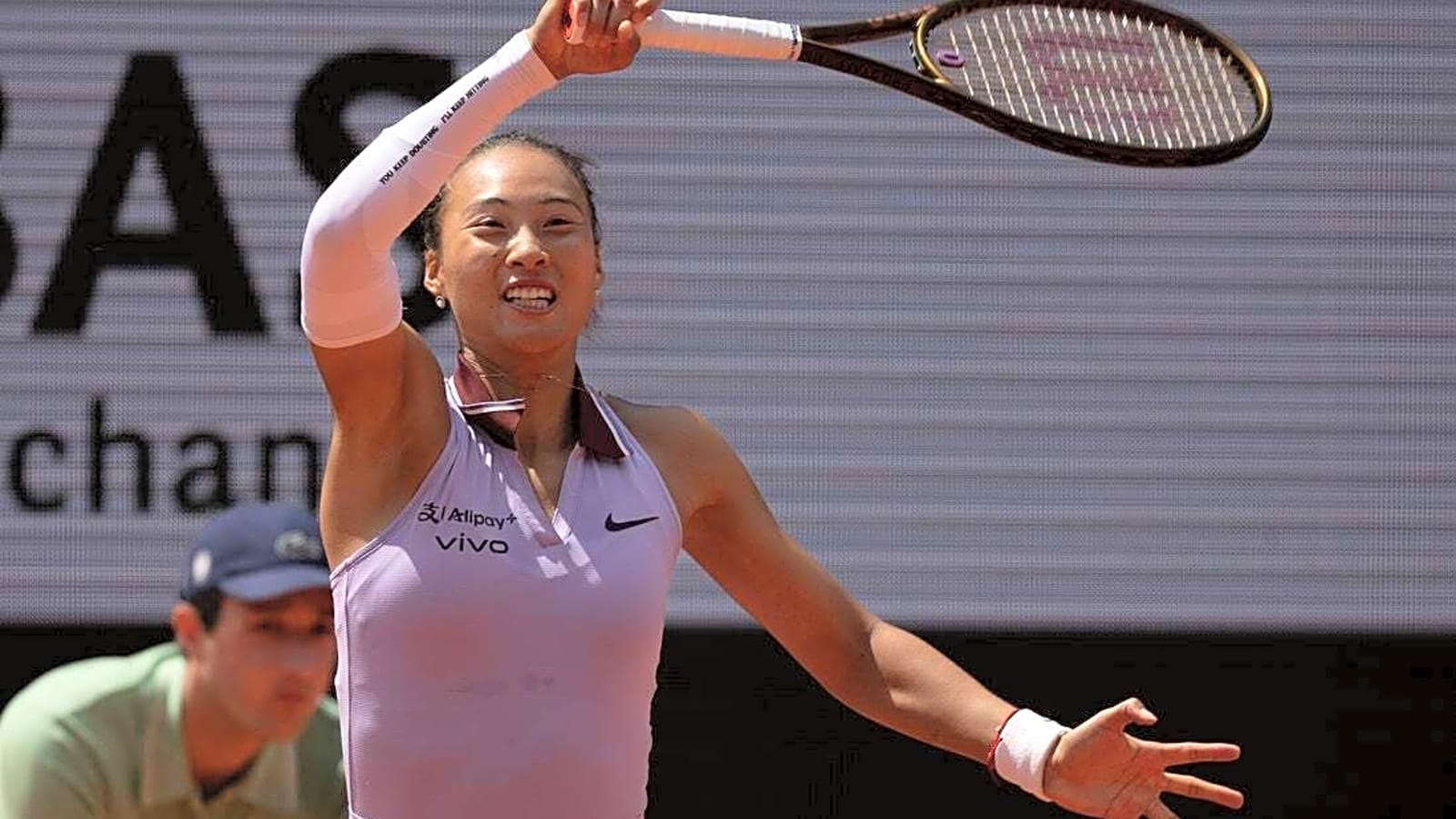 WTA roundup: Zheng Qinwen&#39;s comeback sends her to first grass semi in London
