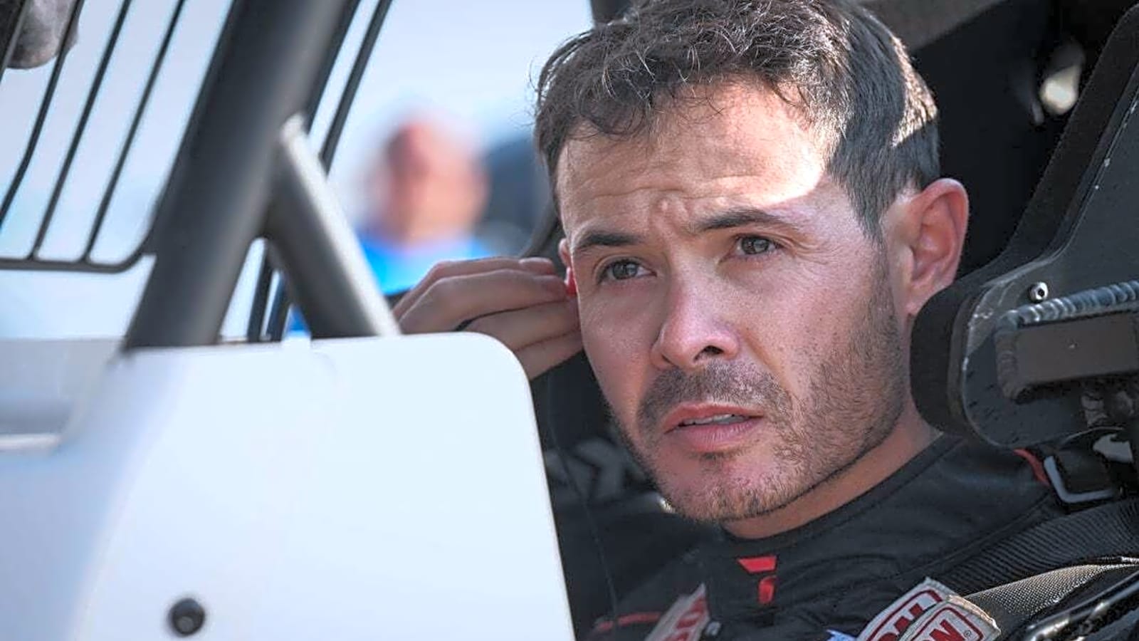 Kyle Larson unhurt in violent sprint car crash