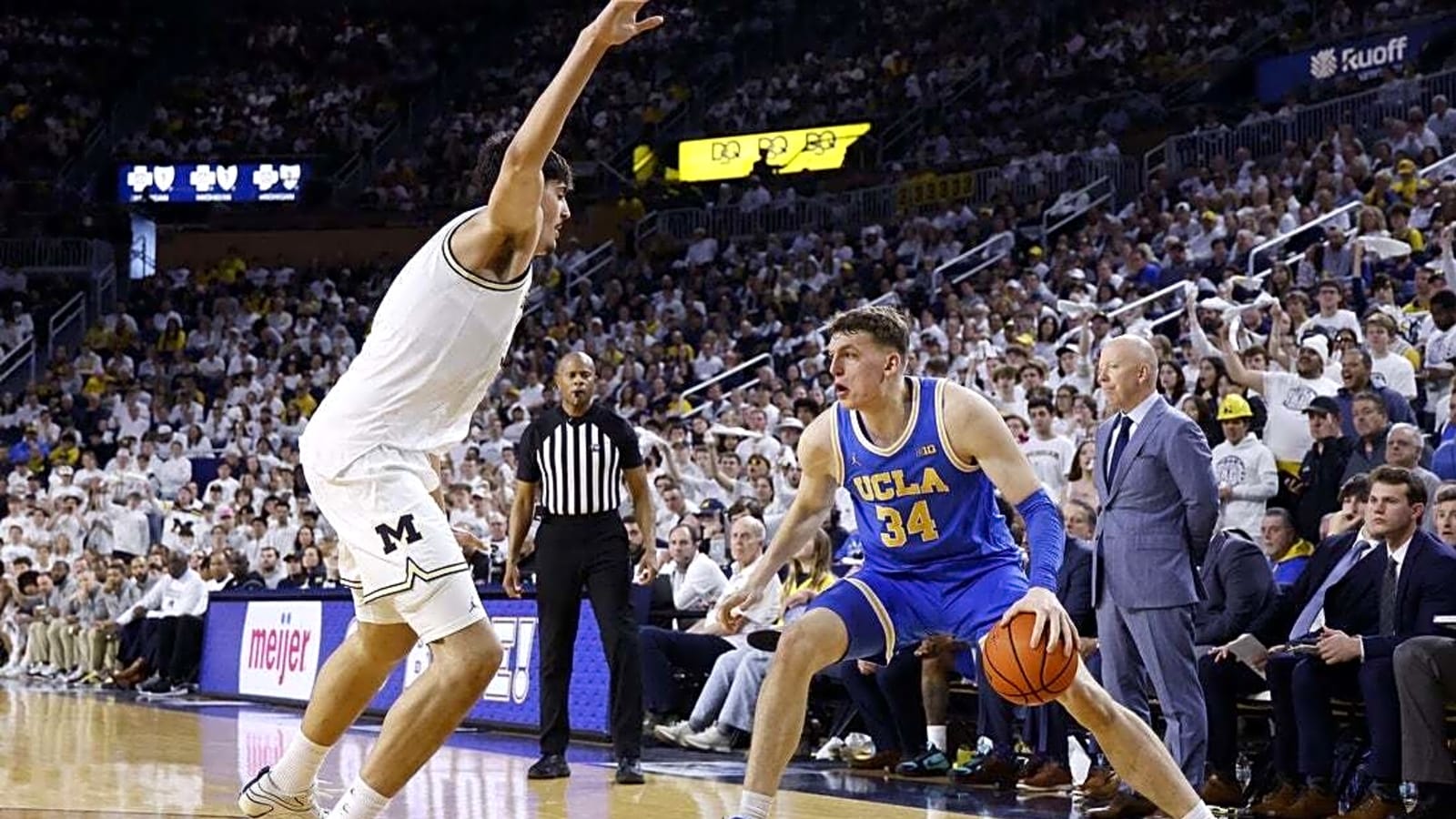 No. 2 Michigan blows out UCLA in second half