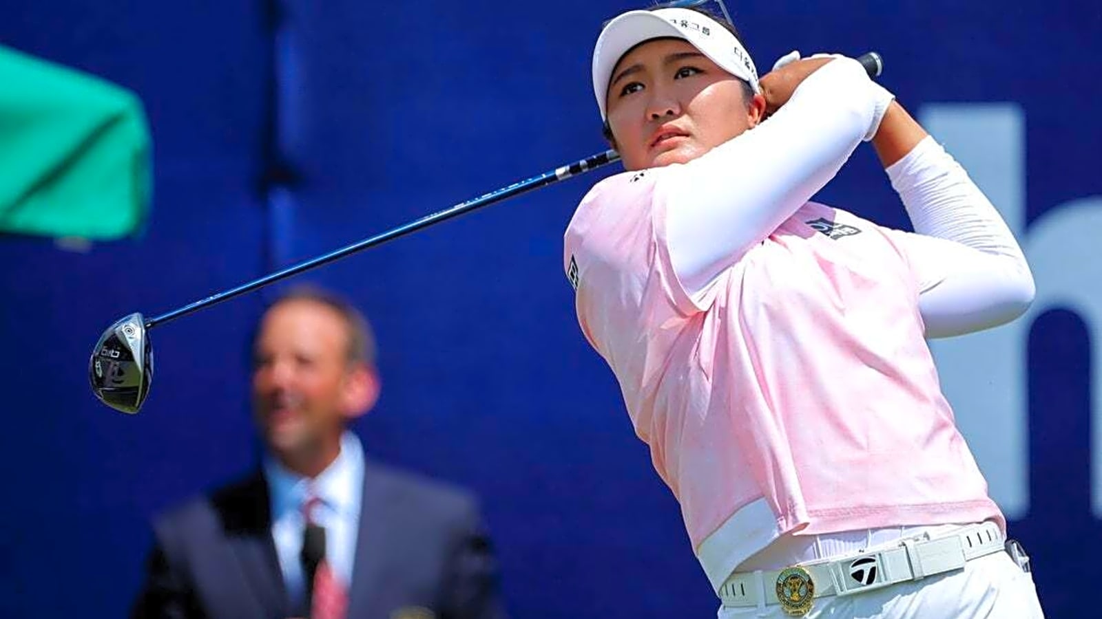 Haeran Ryu jumps in front at Black Desert Championship
