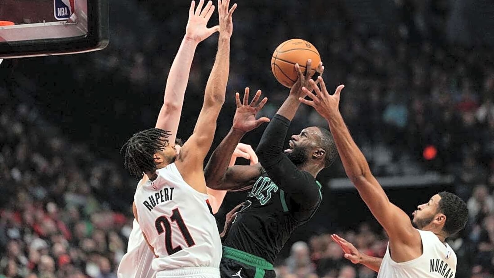 Trail Blazers finish strong, hold off Celtics