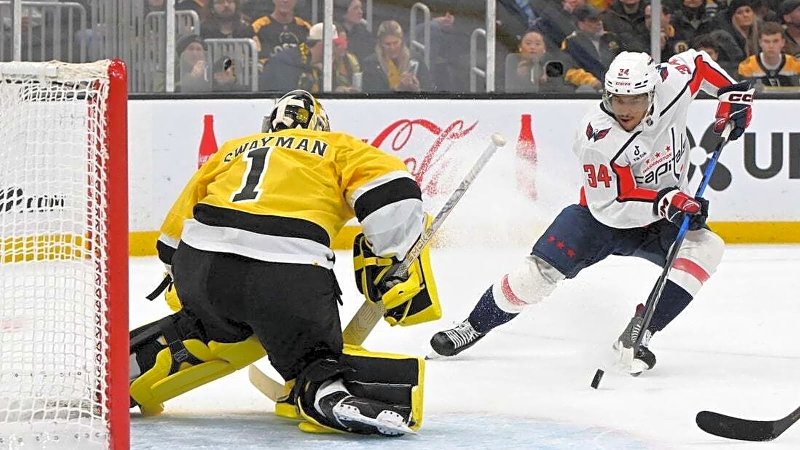 Bruins get 12th straight home win over Capitals