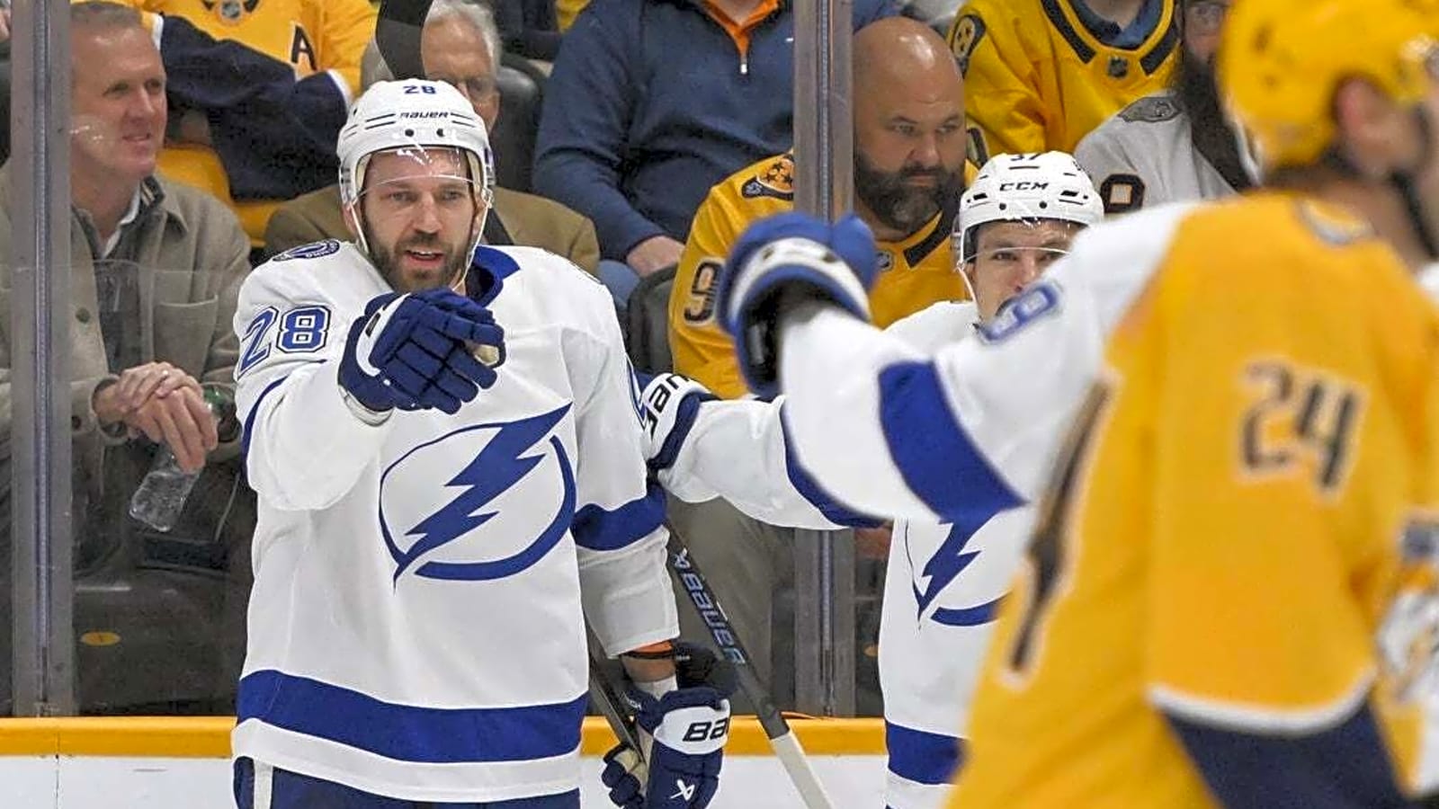 Zemgus Girgensons' breakout helps Lightning pull past Predators