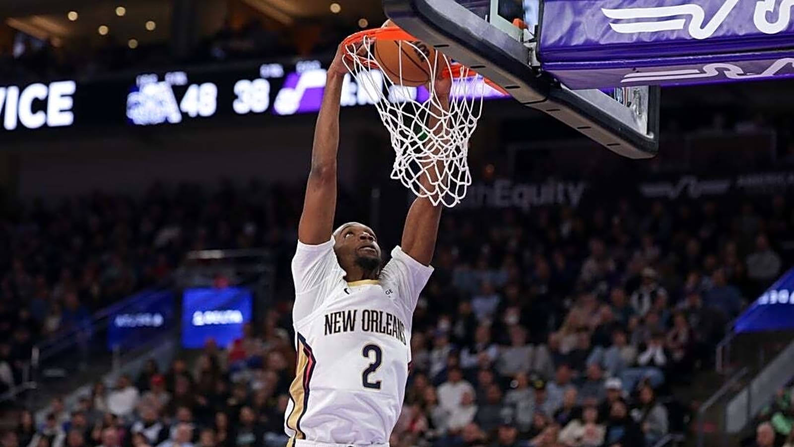 Pelicans close 1st half strong to beat Jazz for 4th straight win