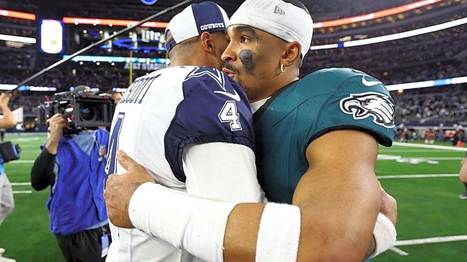 NFL kicking off season with Cowboys at Eagles