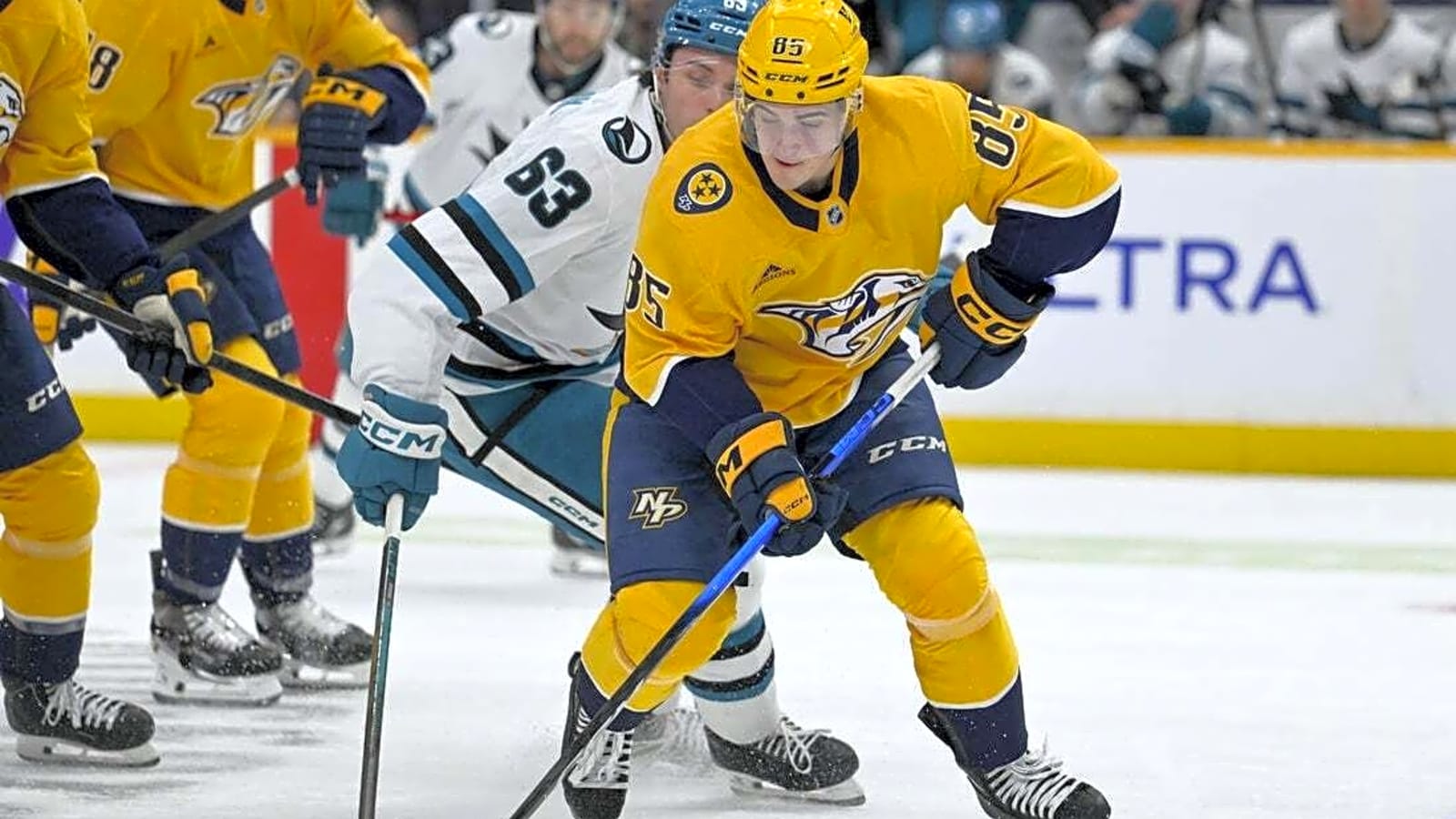 Predators erupt for five first-period goals, top Sharks for fifth straight win