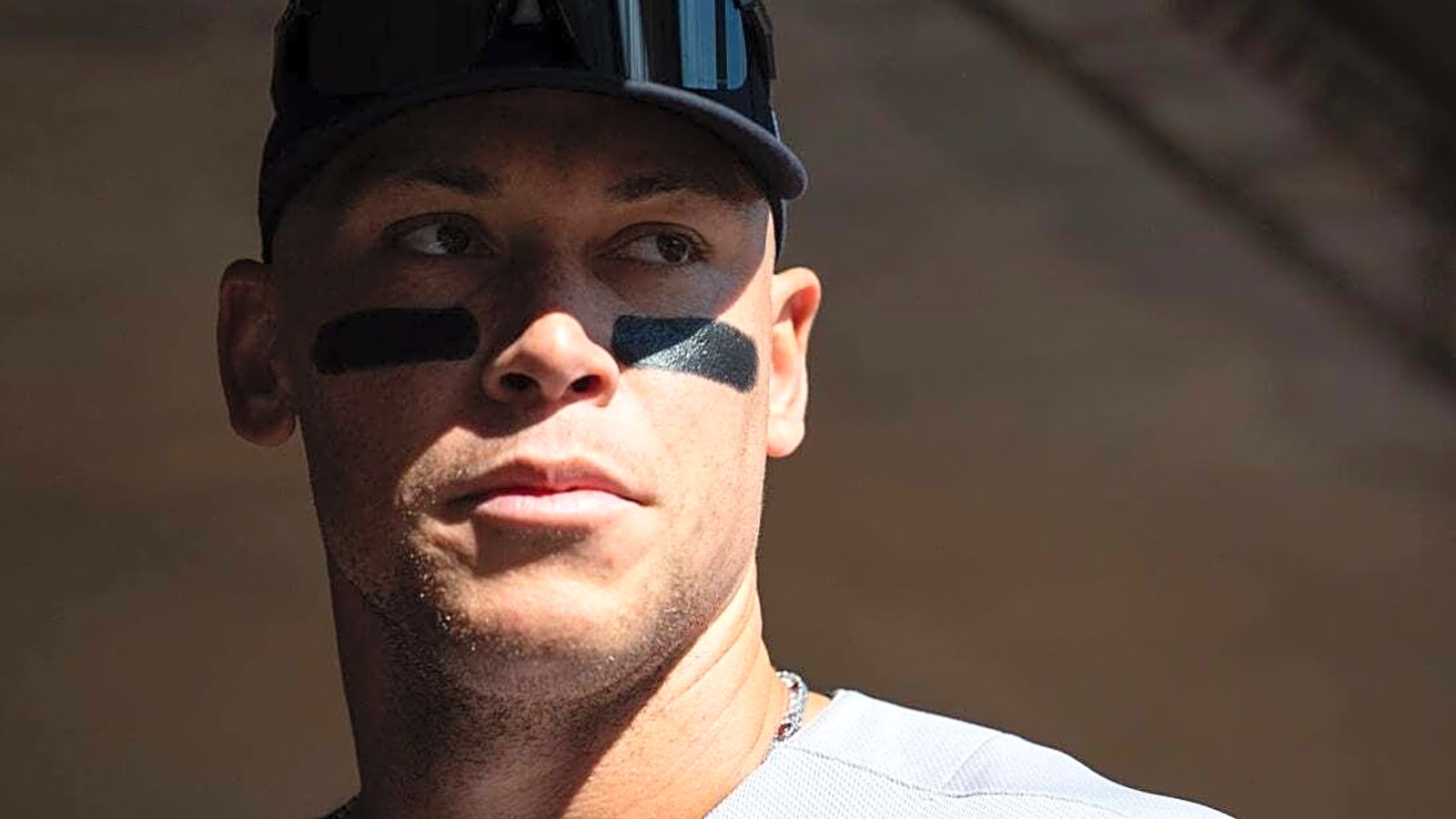 Yankees slugger Aaron Judge (leg tightness) exits vs. Twins