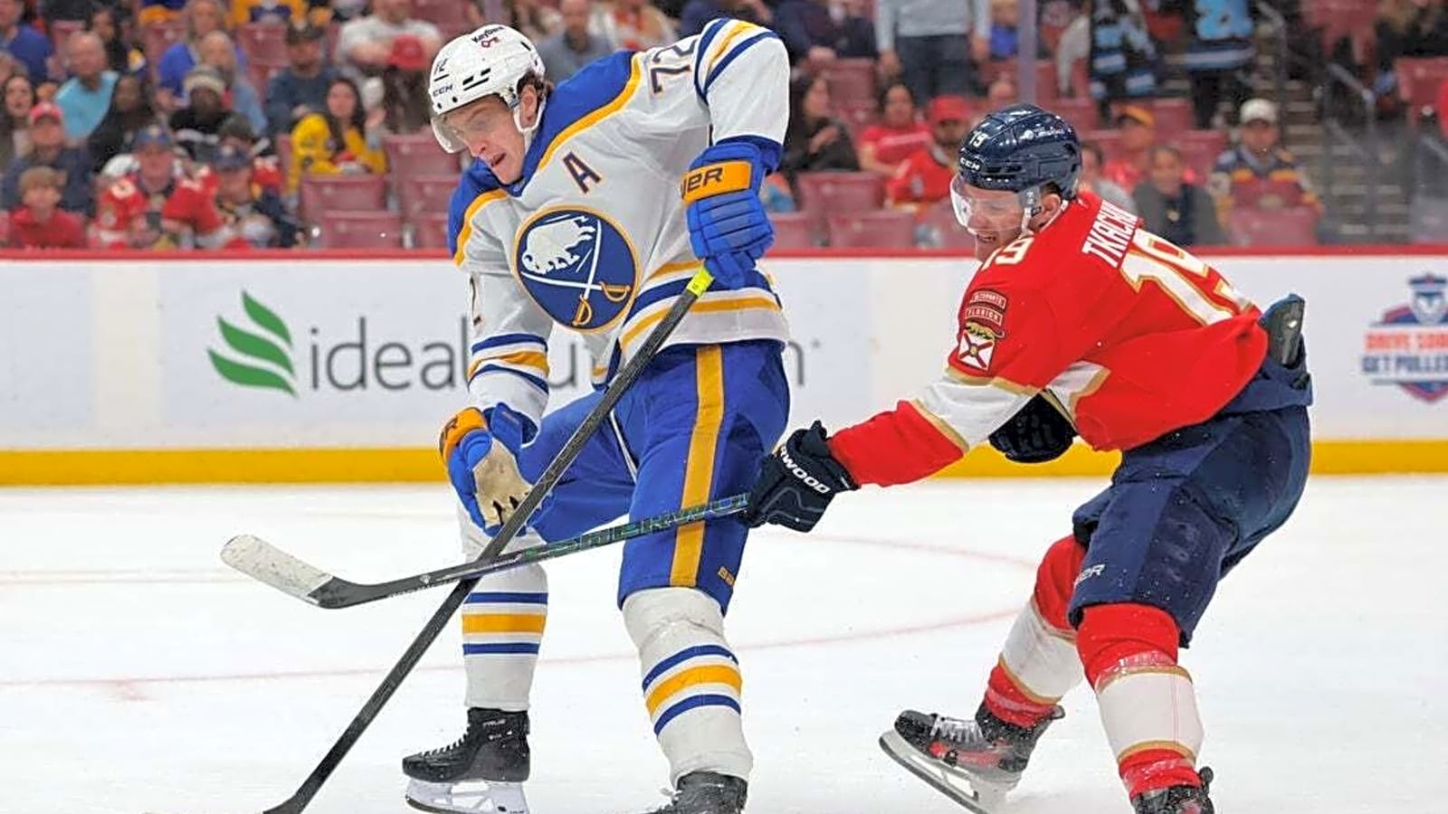 Sabres continue hot play, hold off Panthers