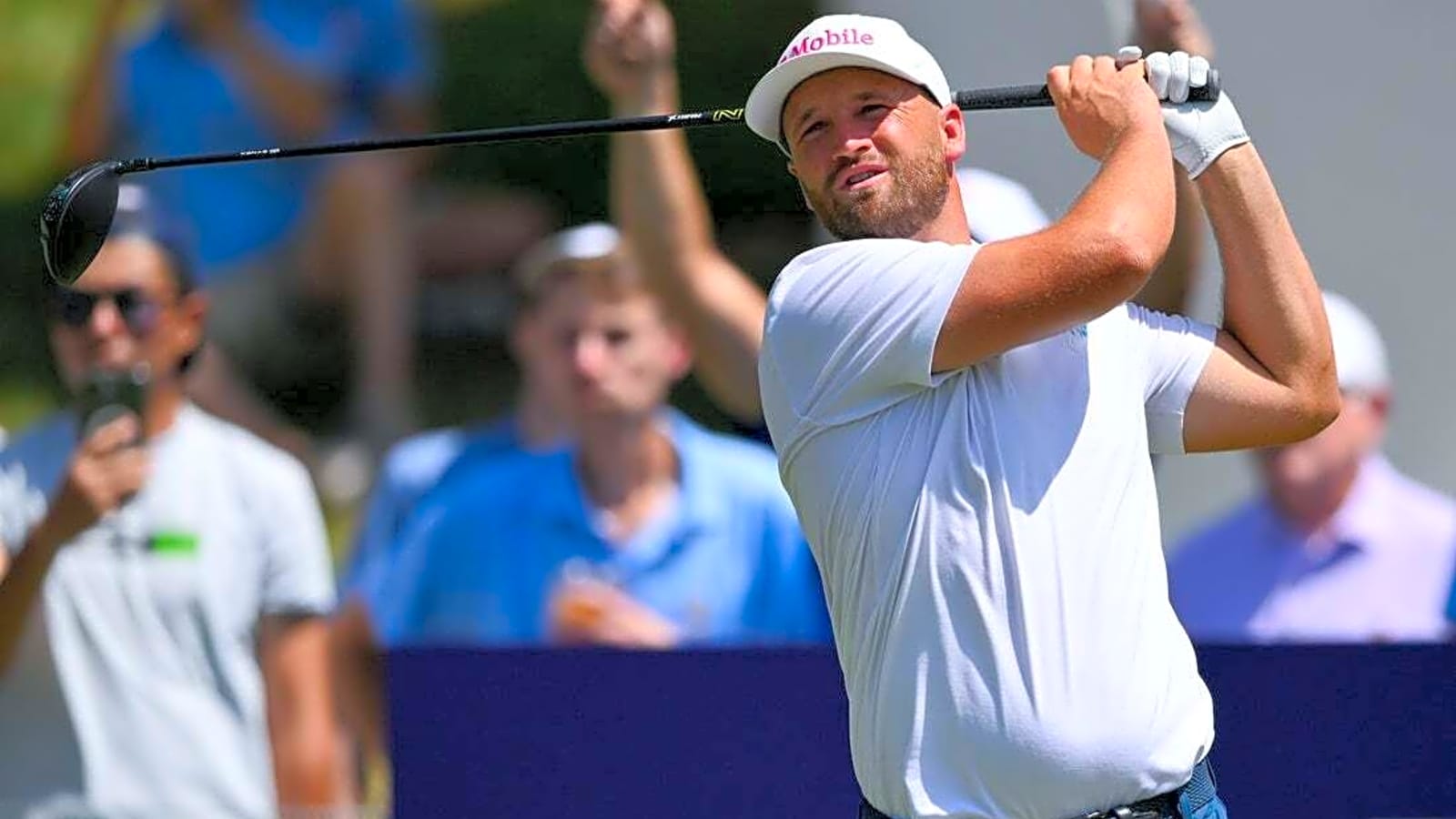 Wyndham Clark (64) grabs outright lead at BMW Championship