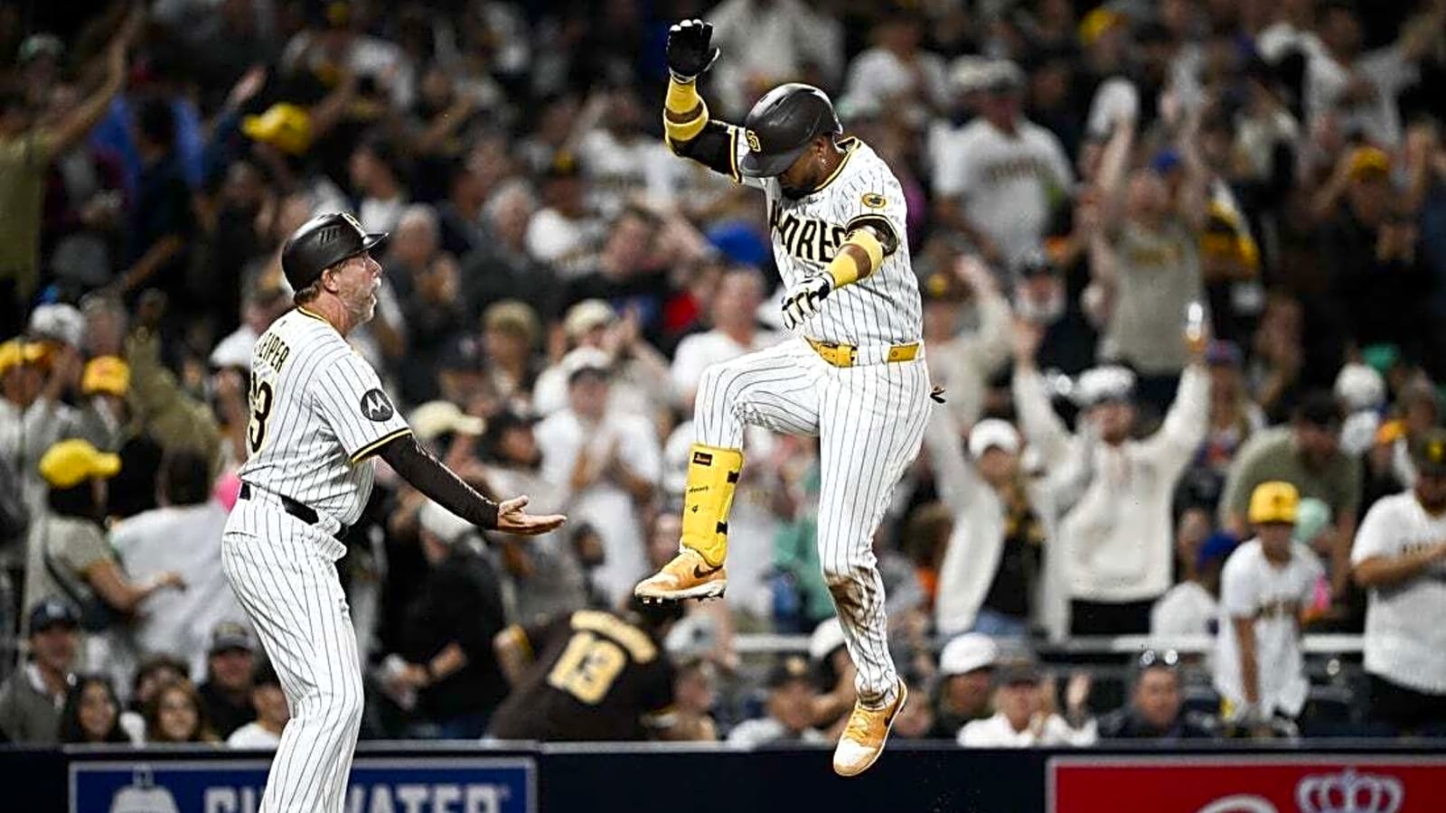 Padres erase 4-run deficit, earn walk-off win over Mets