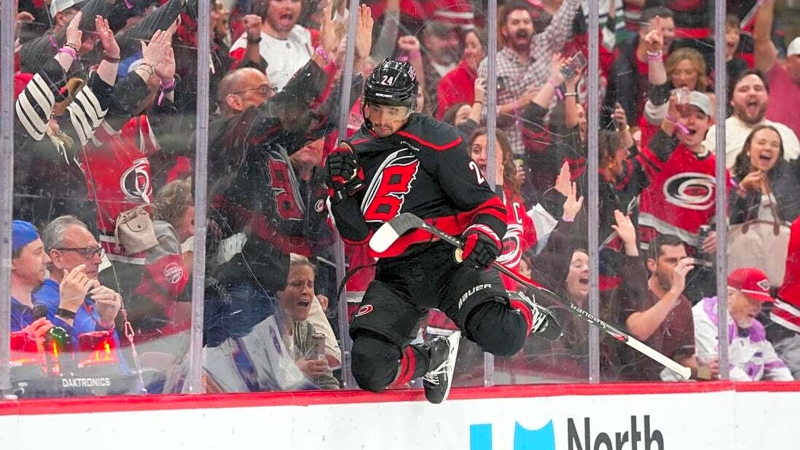 Seth Jarvis, Hurricanes extend Islanders' ill-timed skid