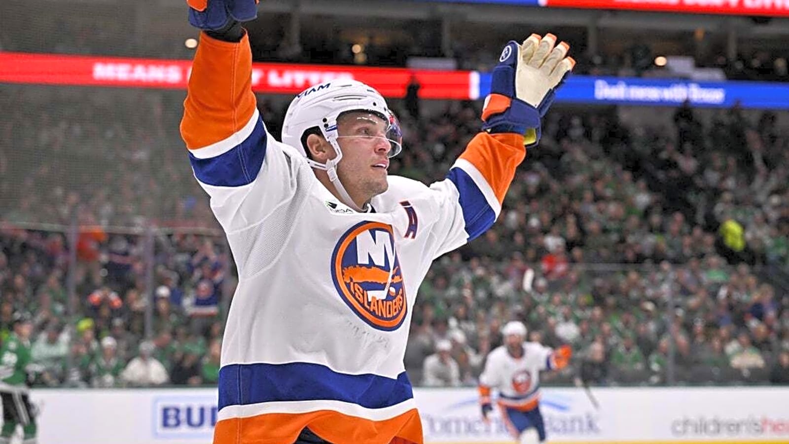 Islanders host reeling Blues after triumphant trip