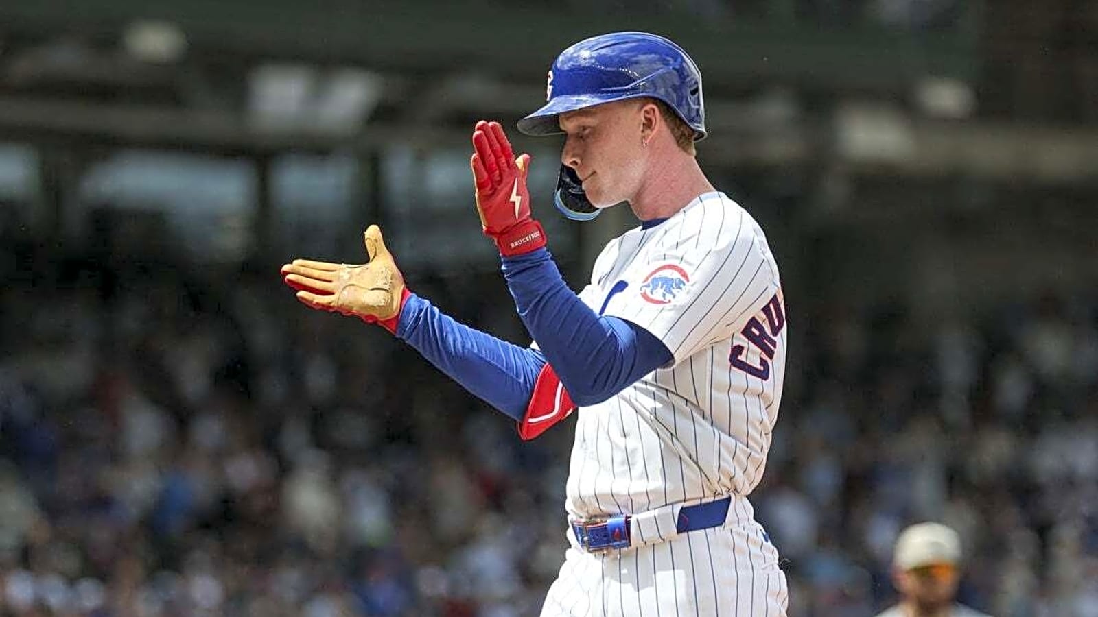 Cubs cruise past White Sox, 7-3