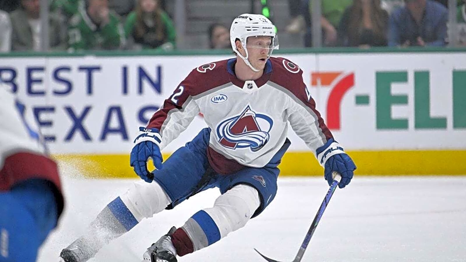Avalanche D Josh Manson signs two-year extension