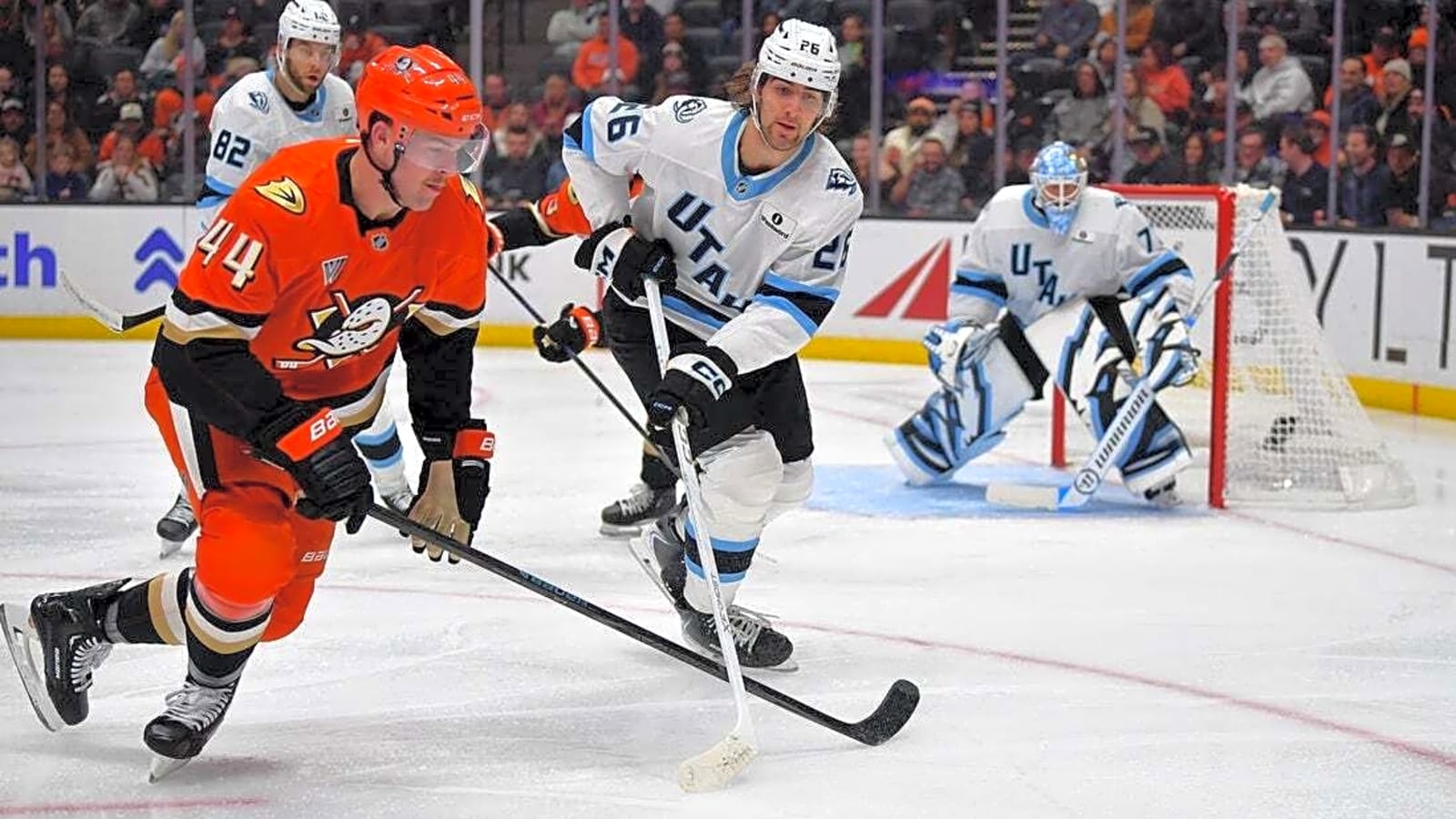 Olen Zellweger's overtime tally lifts Ducks over Mammoth