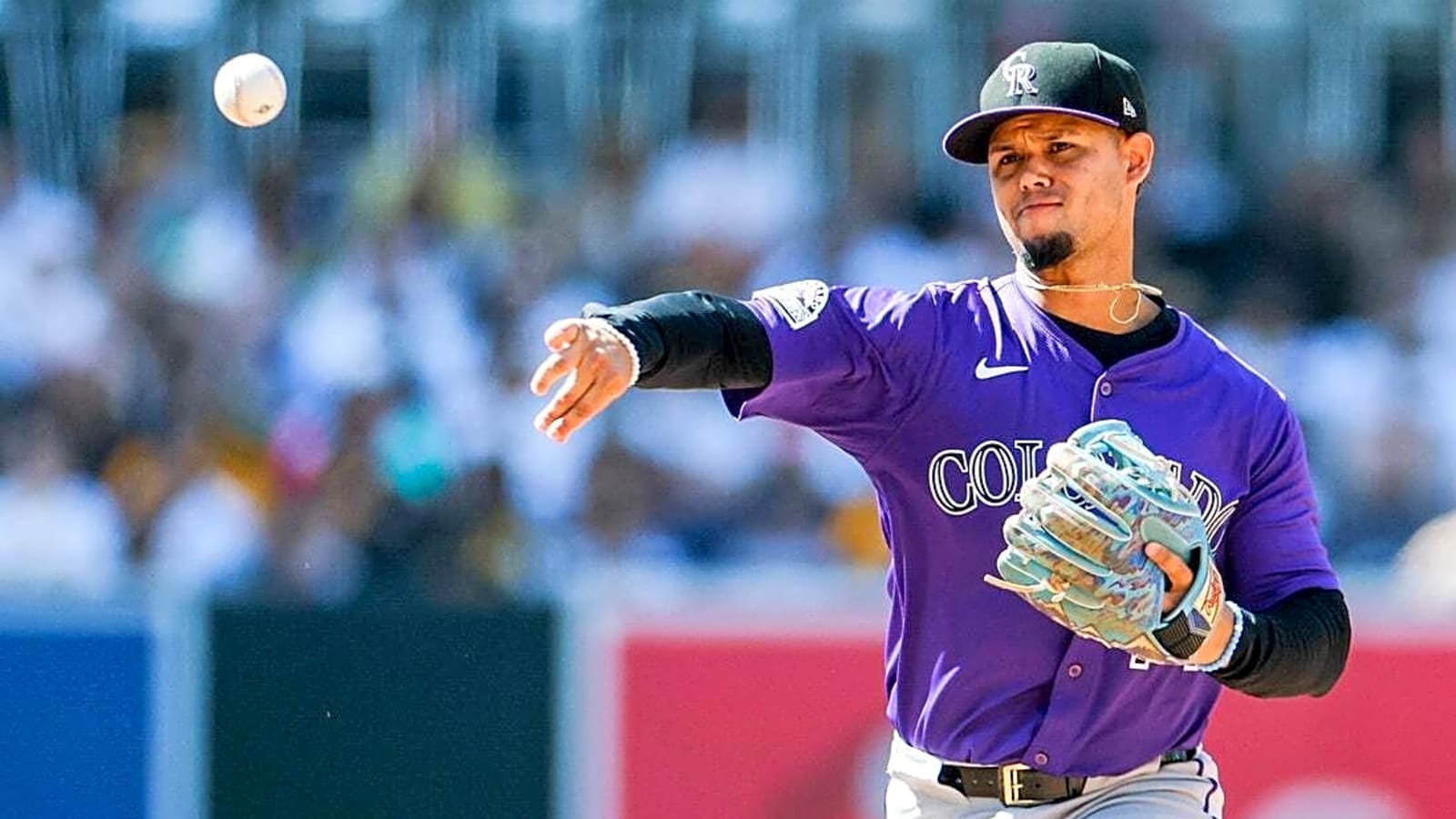 Rockies place SS Ezequiel Tovar (hip) on IL