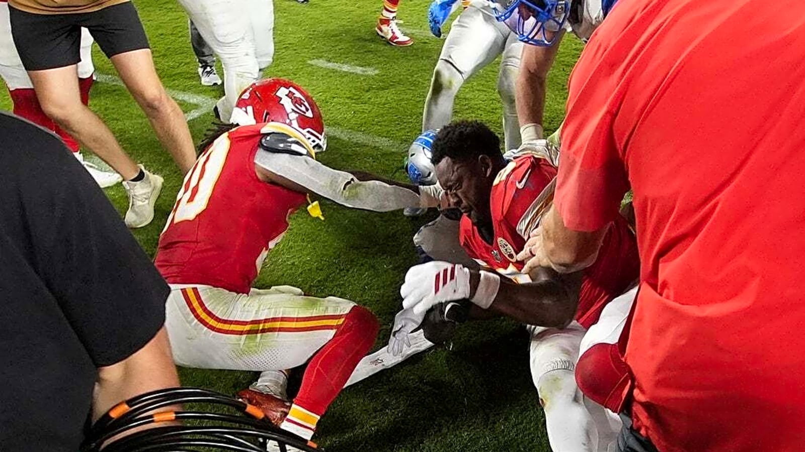 Lions S Brian Branch, Chiefs WR JuJu Smith-Schuster scuffle after game