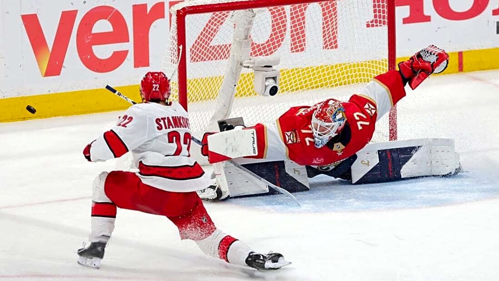 Panthers&#39; 5-goal 3rd sends Canes to brink in East finals