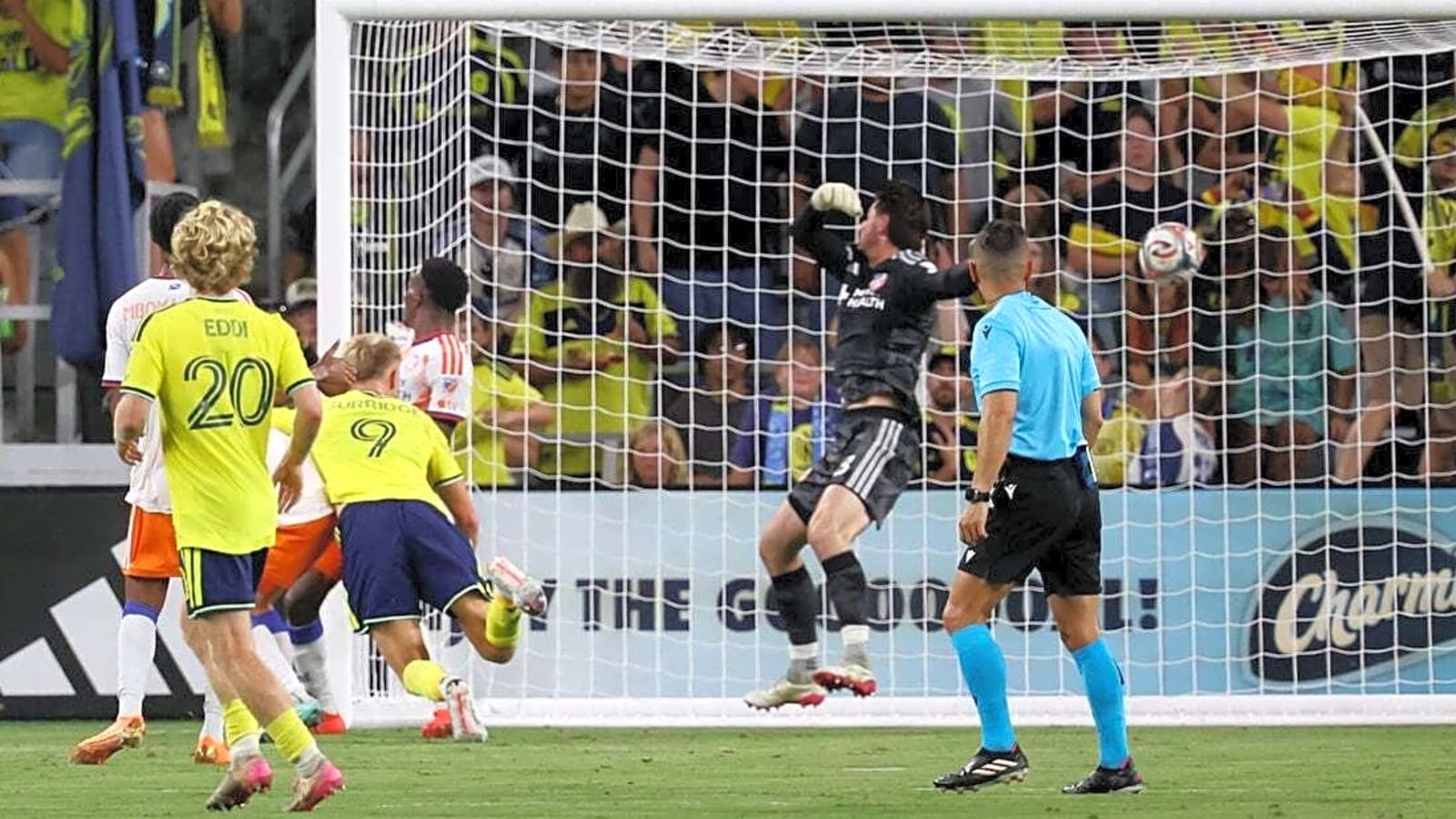 Sam Surridge, Hany Mukhtar lead Nashville rout of Cincinnati