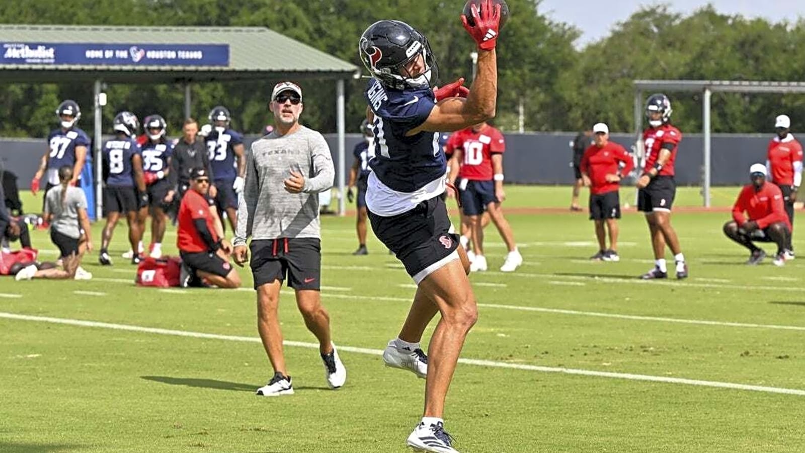 Will dam break with NFL&#39;s 30 second-round holdouts? No guarantee