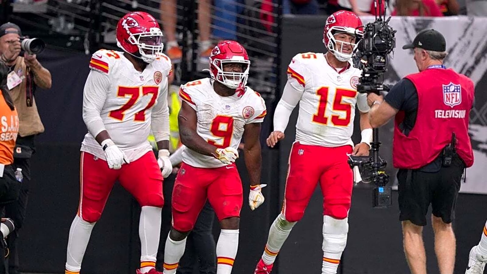 Confident in turnaround, Chargers visit undefeated Chiefs