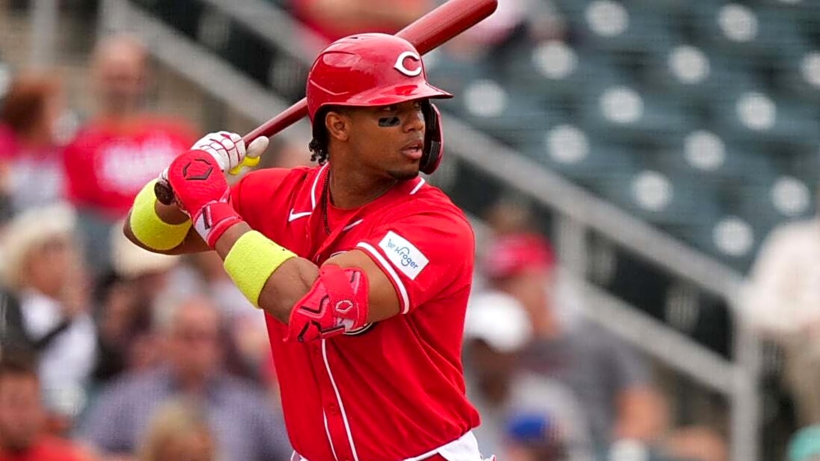 Cardinals add INF Jose Barrero, option Thomas Saggese