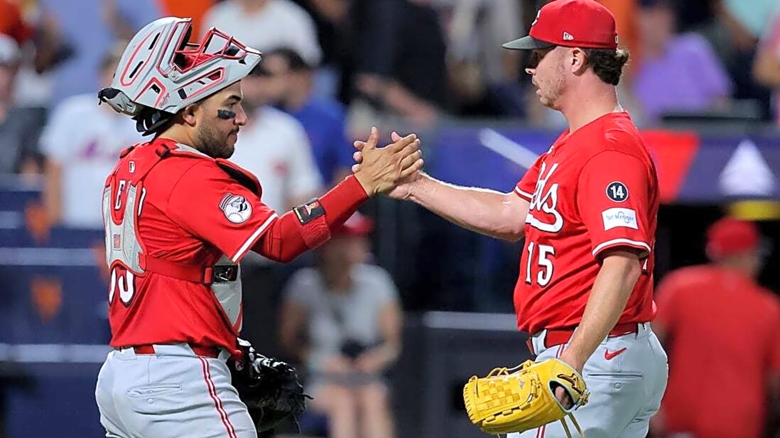 Surging Reds wary of slumping Dodgers going into series