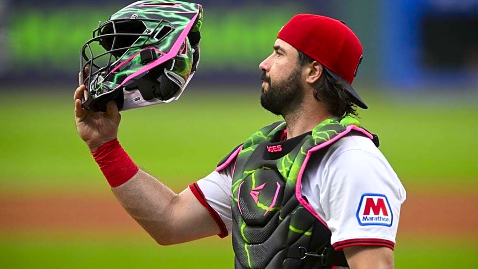 Guardians re-sign C Austin Hedges to one-year deal
