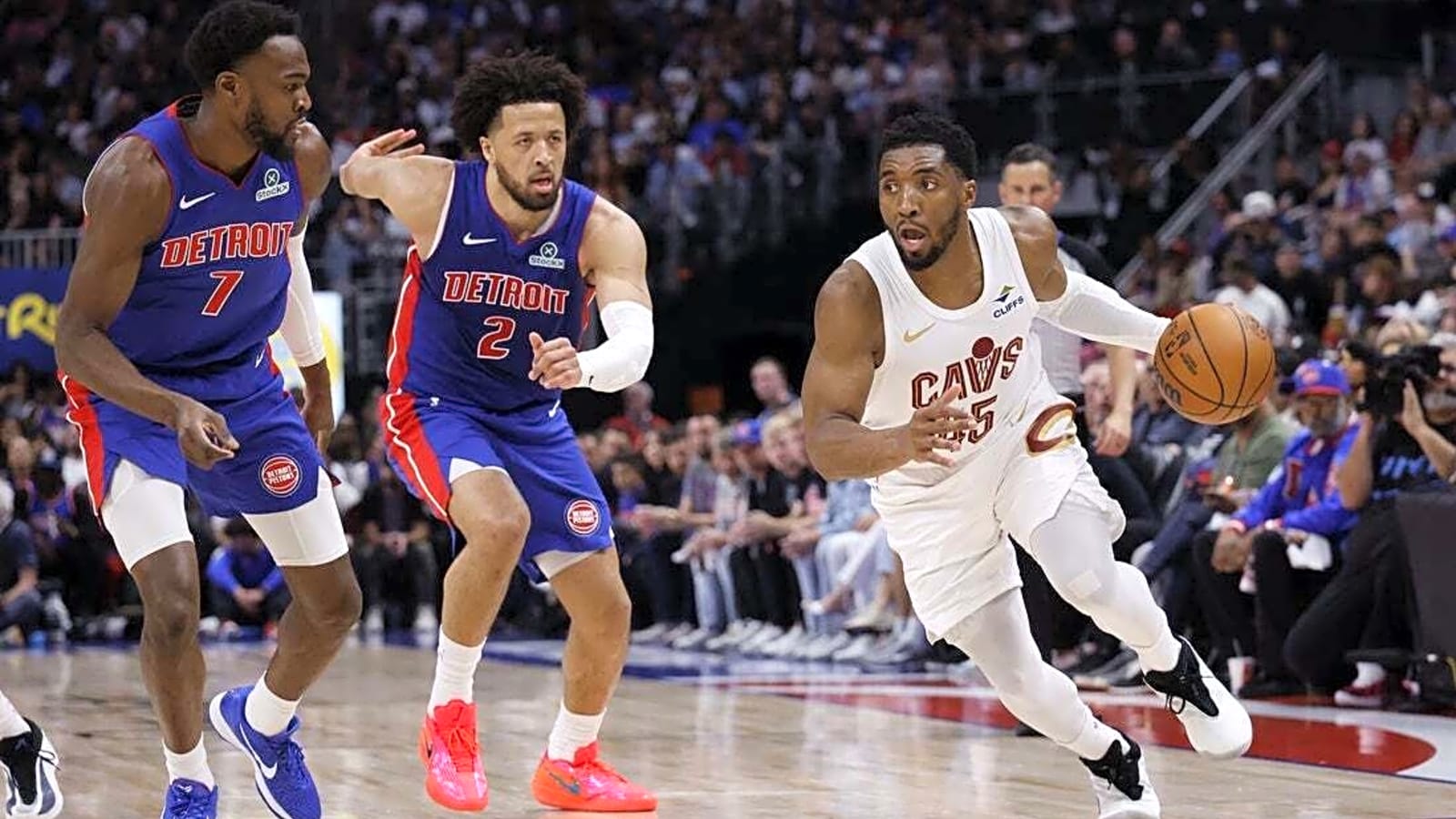 Cavaliers crush Pistons, advance to Eastern finals vs. Knicks