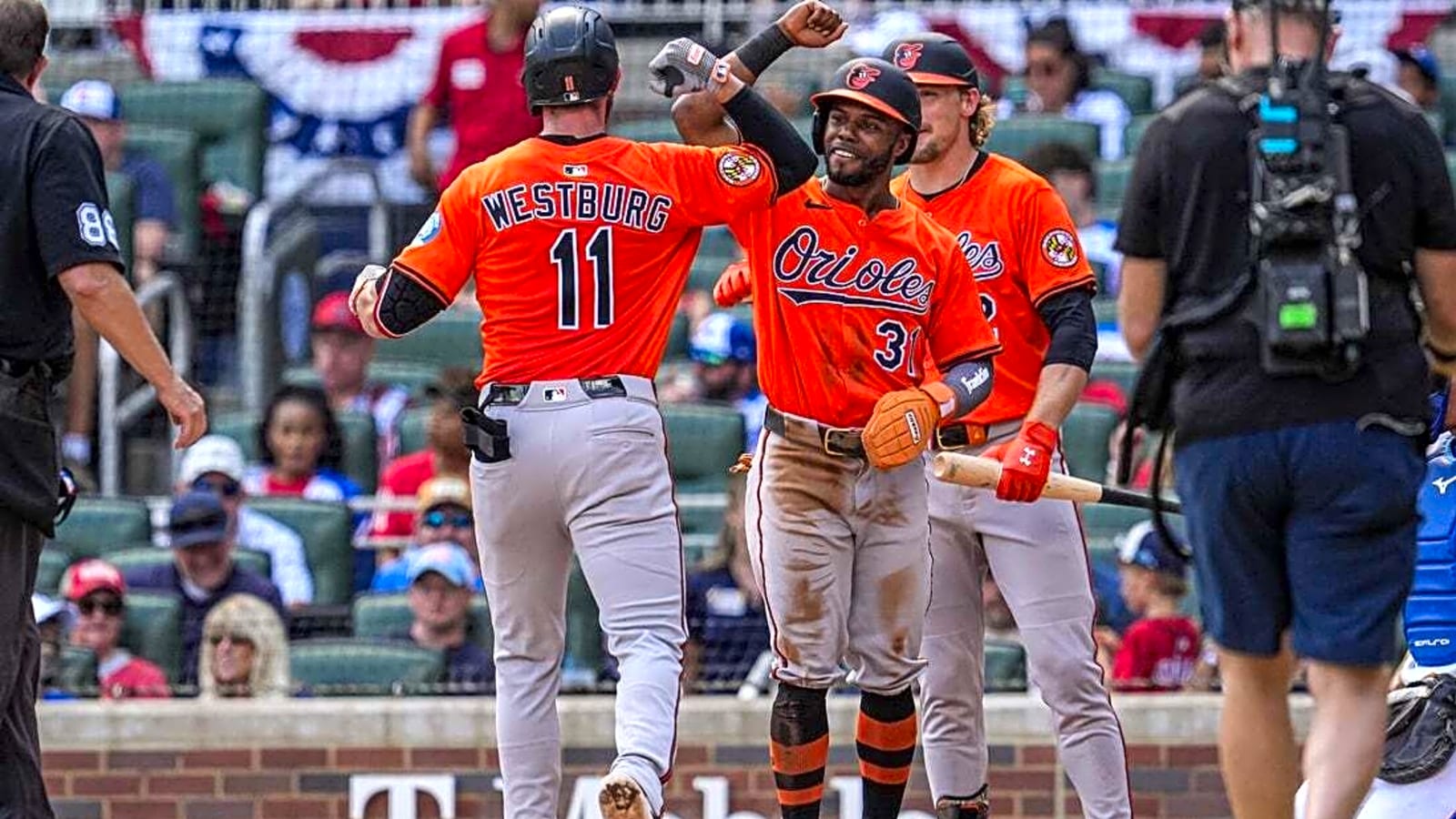 Back-to-back RBI doubles lift Orioles over Braves in 10 innings