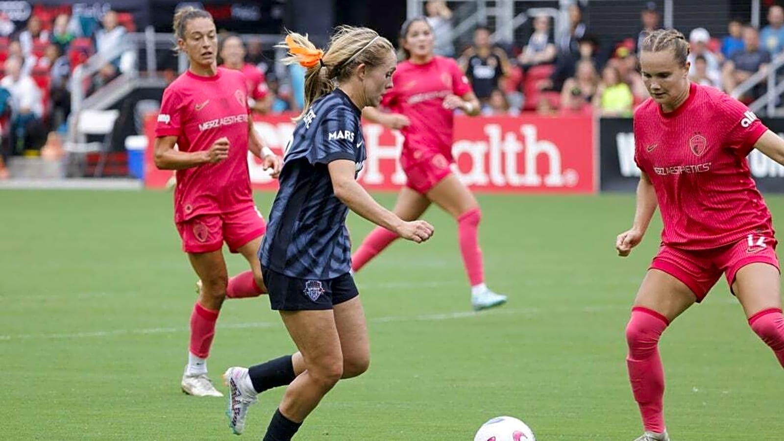Brittany Ratcliffe helps Spirit past Courage