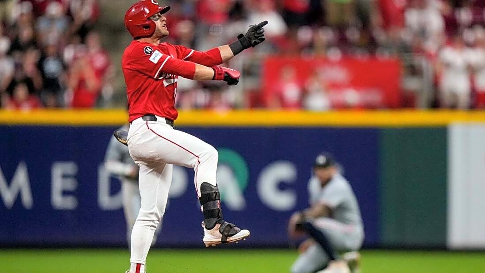 Resilient Reds seek to stay hot in matchup vs. tumbling Twins