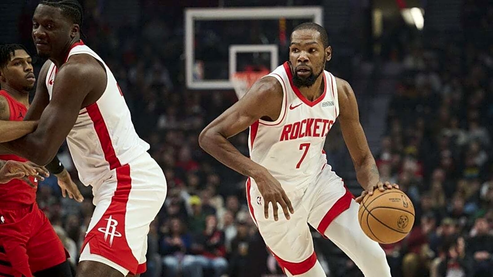 Kevin Durant passes Wilt Chamberlain on all-time scoring list