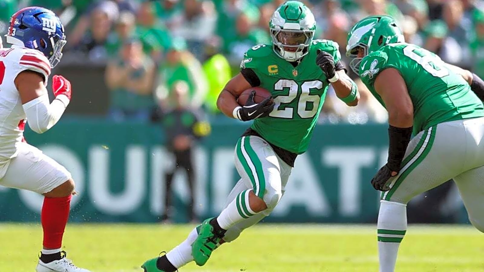 Saquon Barkley’s 65-yard TD sparks Eagles’ rout of Giants at home