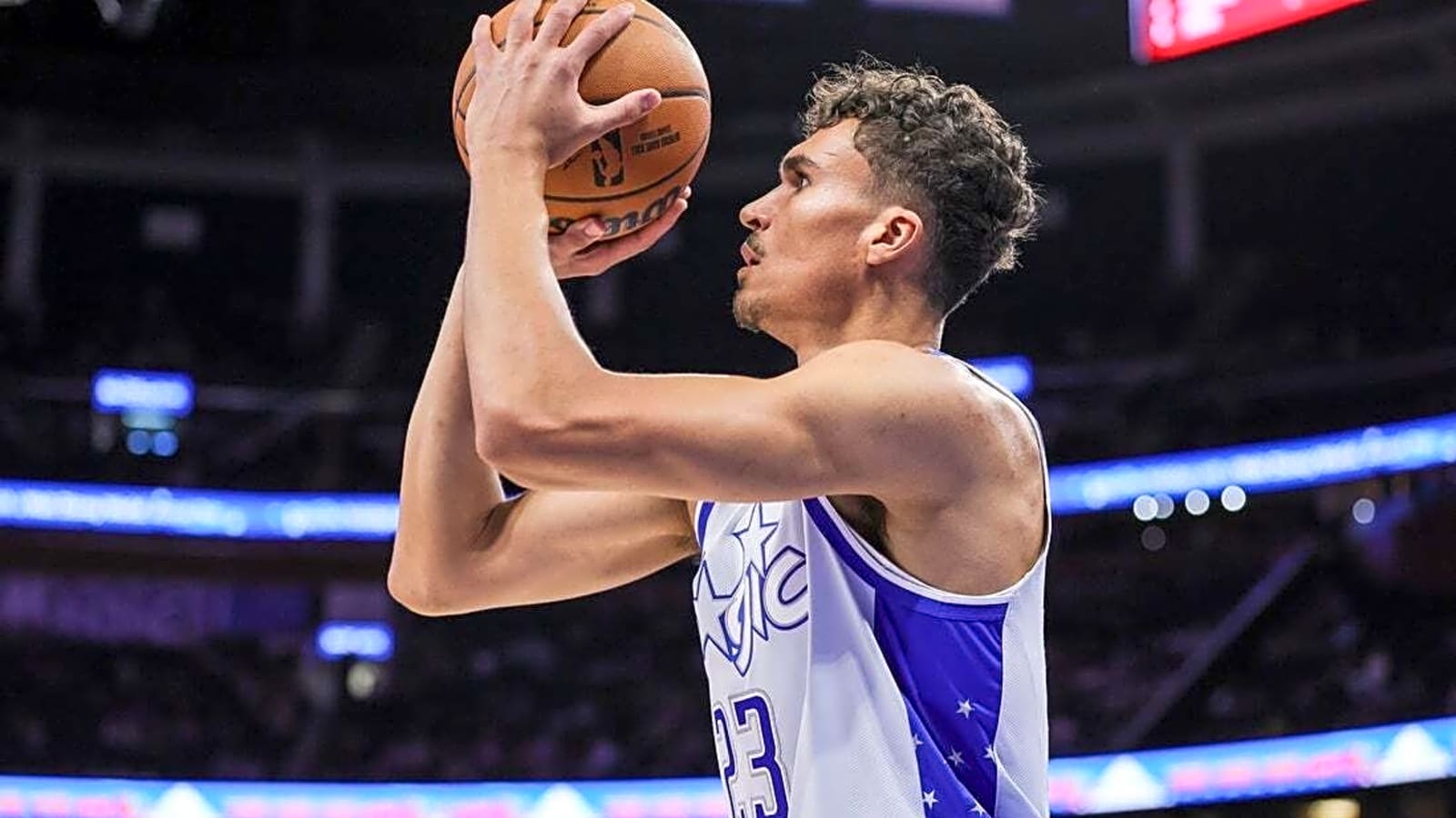 Torrid-shooting Magic extend Clippers&#39; tailspin in rout