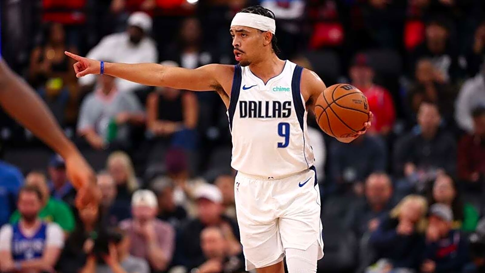 Ryan Nembhard&#39;s career day helps Mavericks take down Nuggets