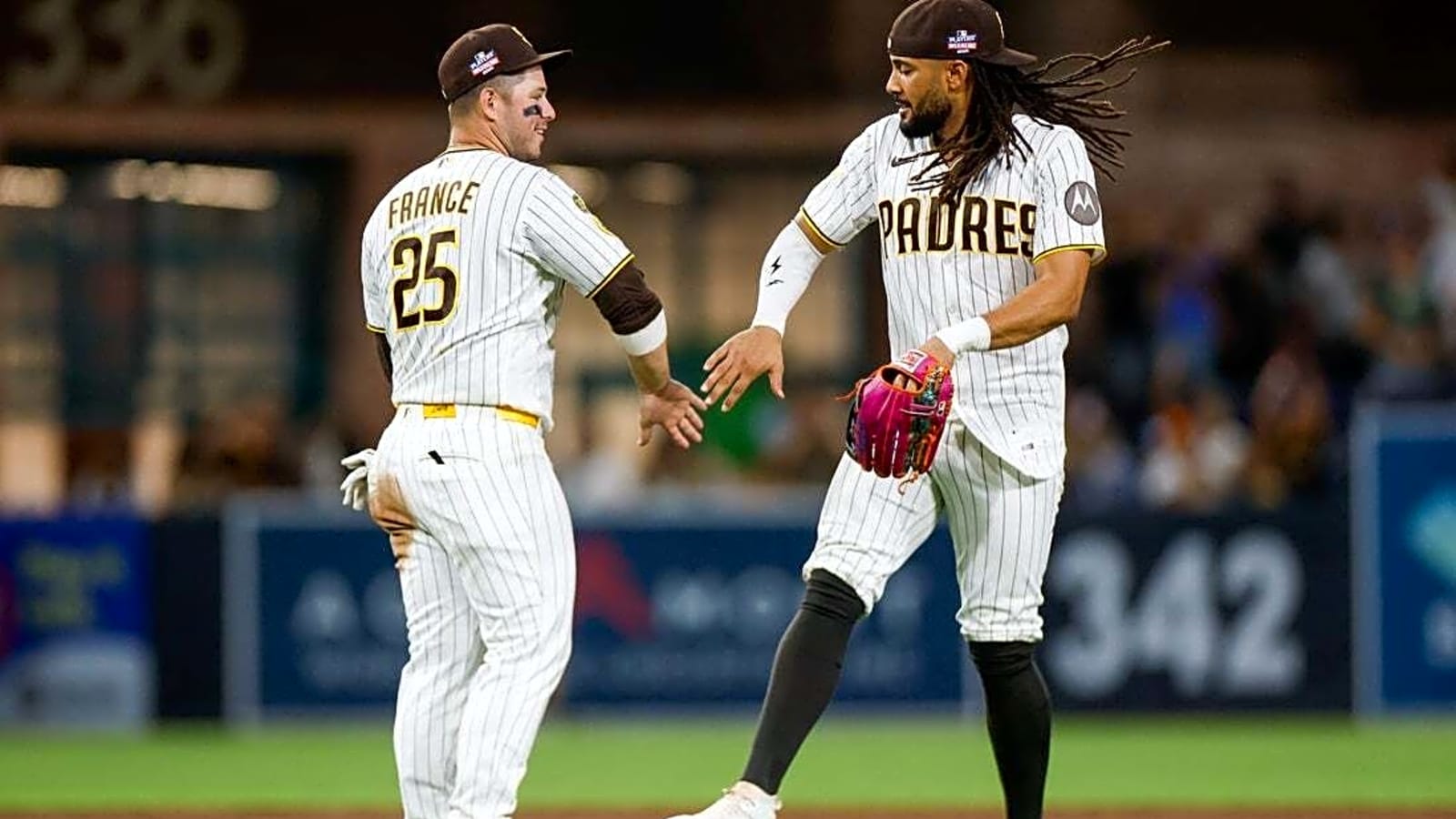 Padres seek sweep of Twins after another comeback win