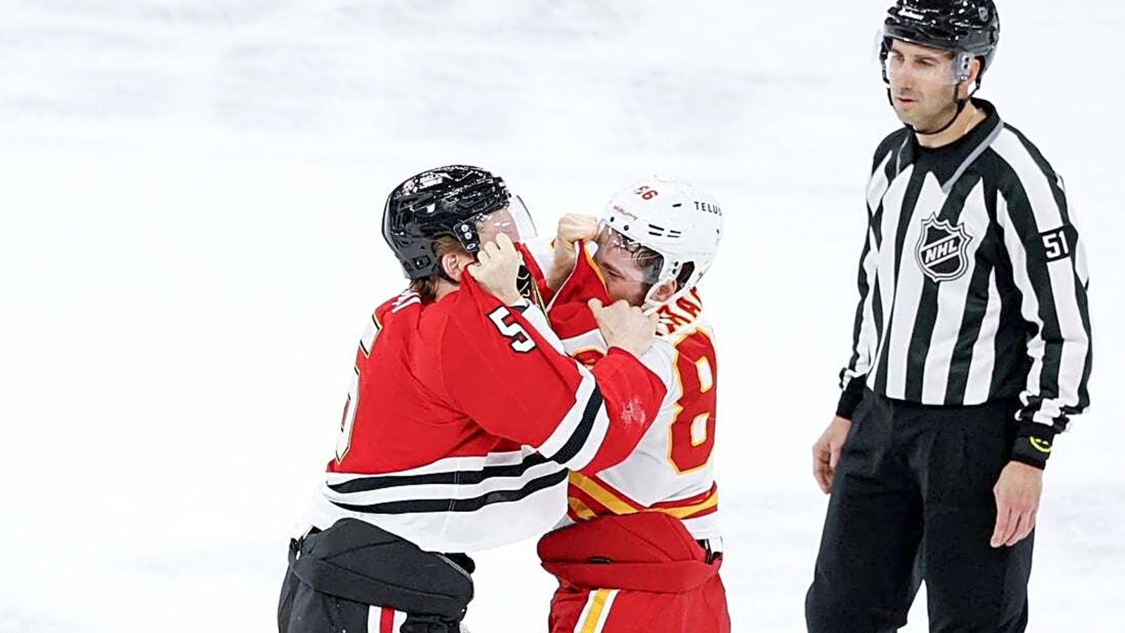 Early special-teams goals propel Flames past Blackhawks