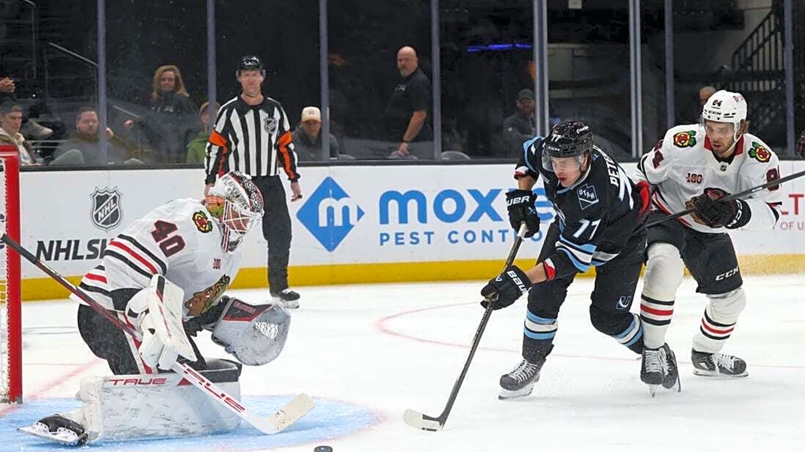 Arvid Soderblom posts first shutout as Blackhawks beat Mammoth