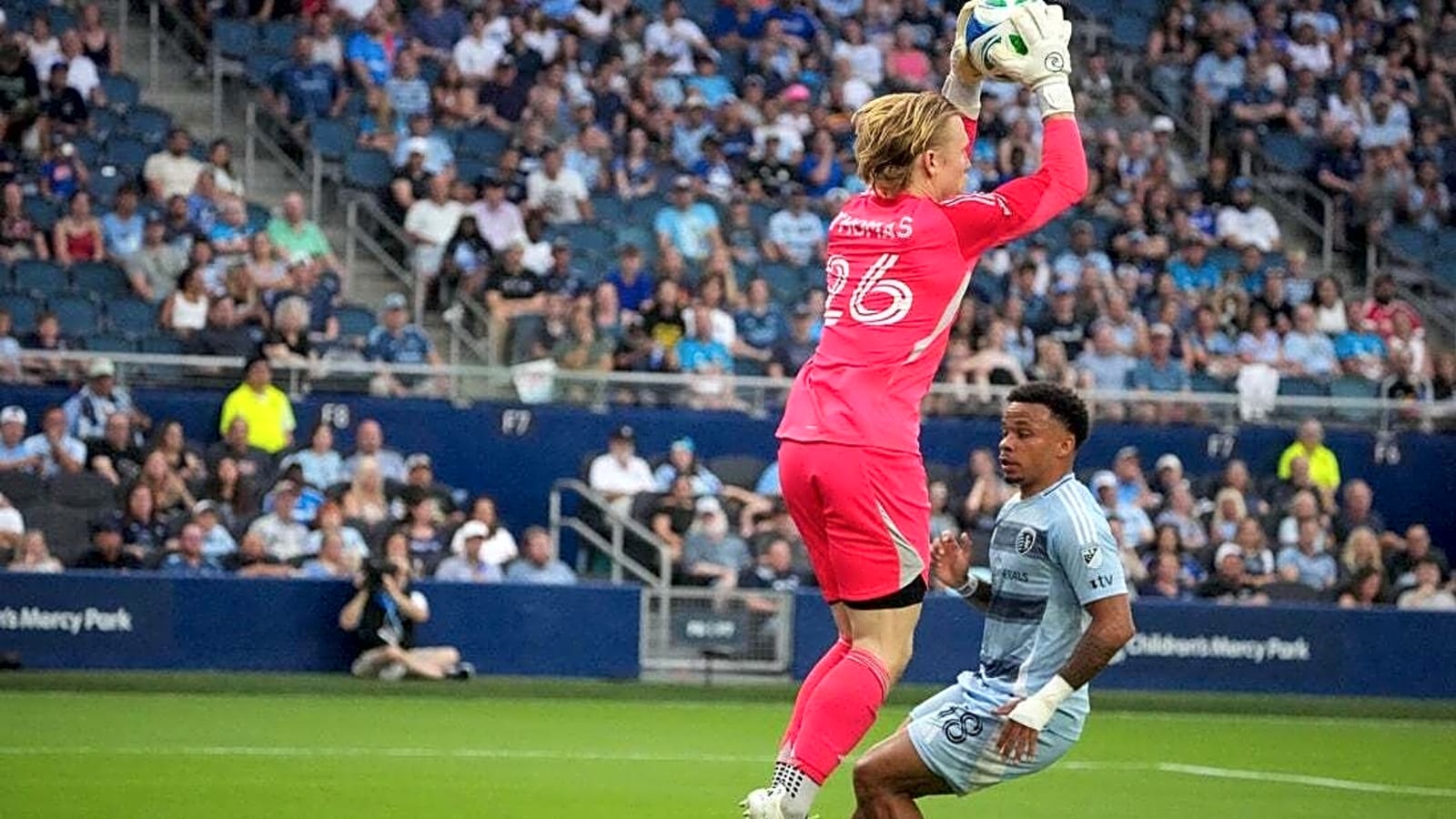 Sounders strike for three early goals, hold off Sporting KC