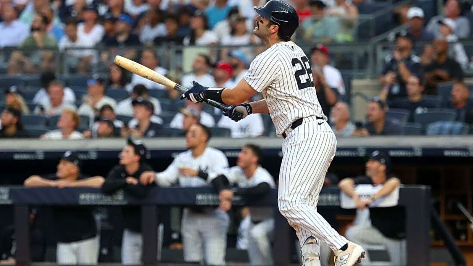 Kyle Schwarber homers twice as Phillies outslug Yankees