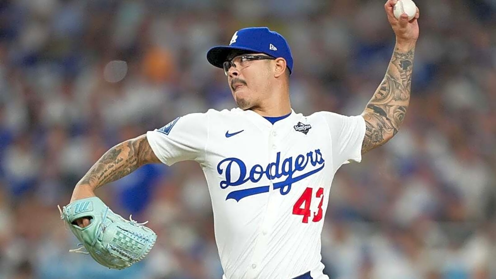 Twins acquire southpaw reliever Anthony Banda from Dodgers