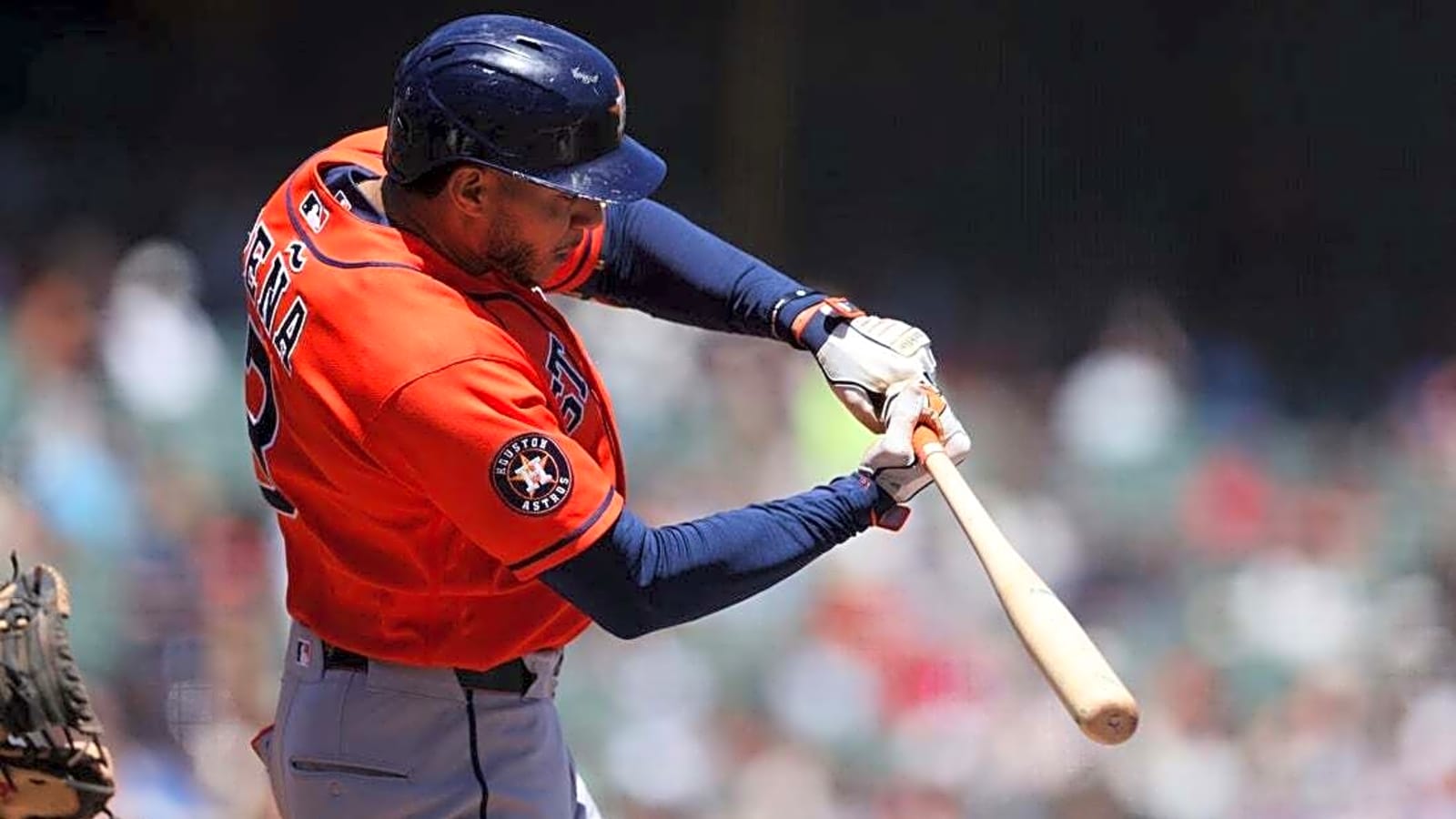 Astros chip away late, take series over Giants