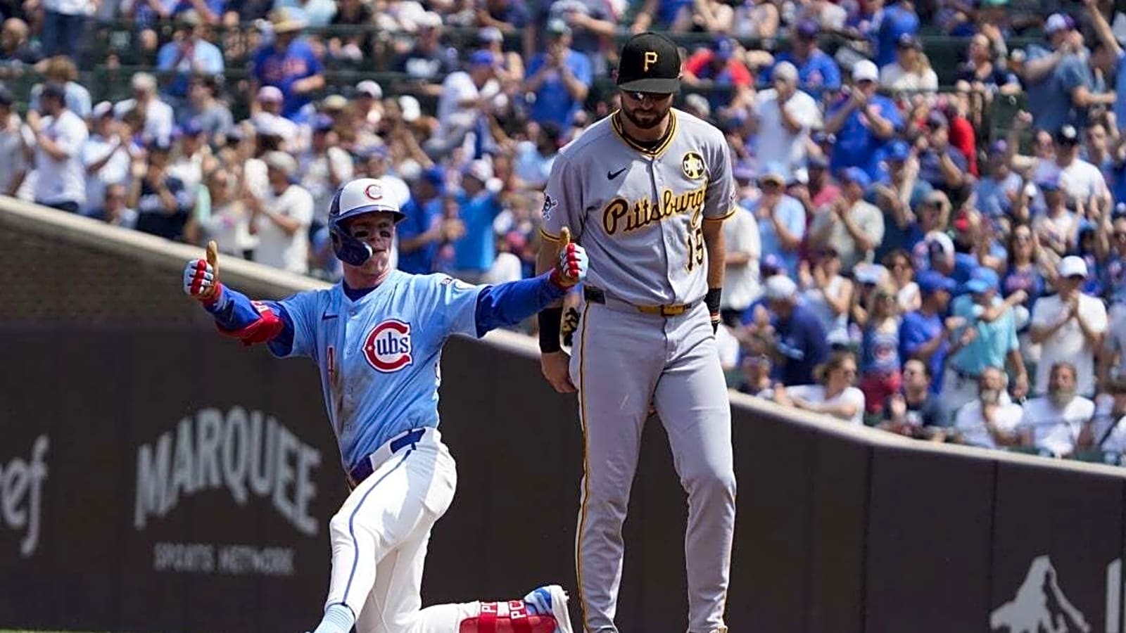 Jack Suwinski&#39;s late homer lifts Pirates past Cubs