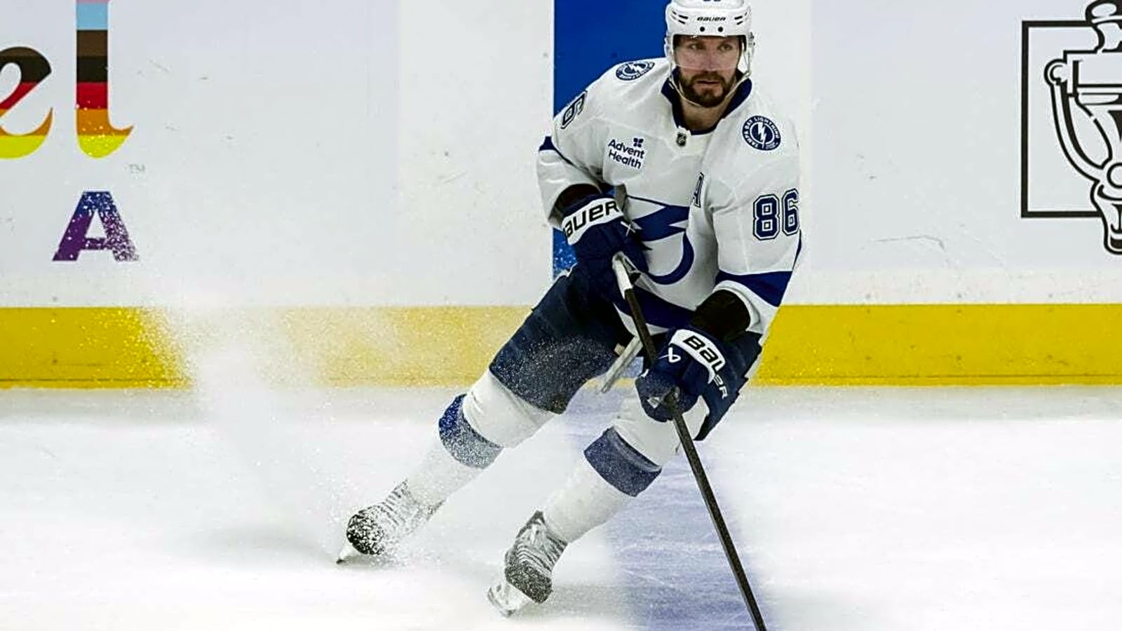 Nikita Kucherov&#39;s 3-point night powers Lightning past Sabres