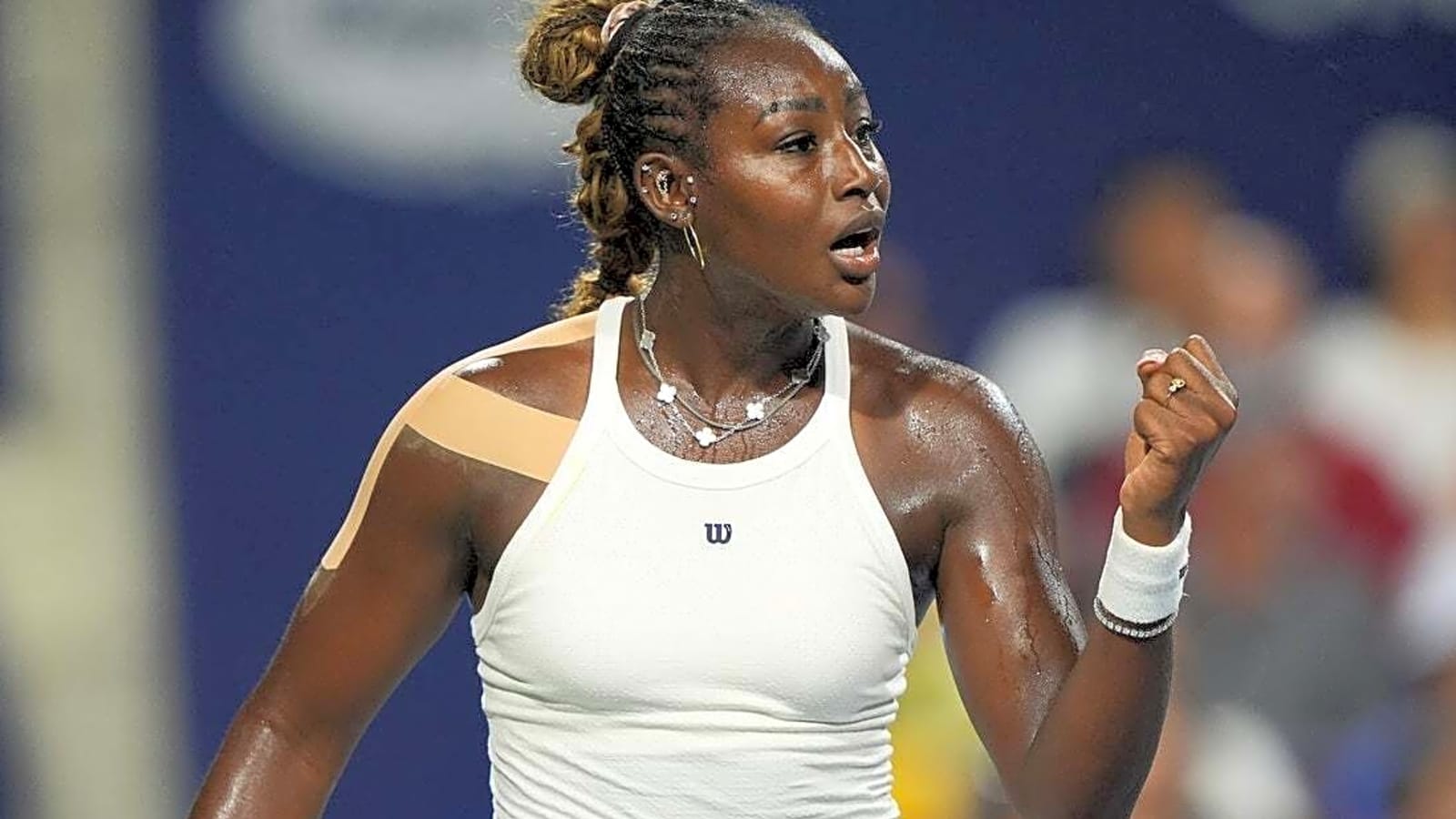 Alycia Parks finishes strong to win Guadalajara opener