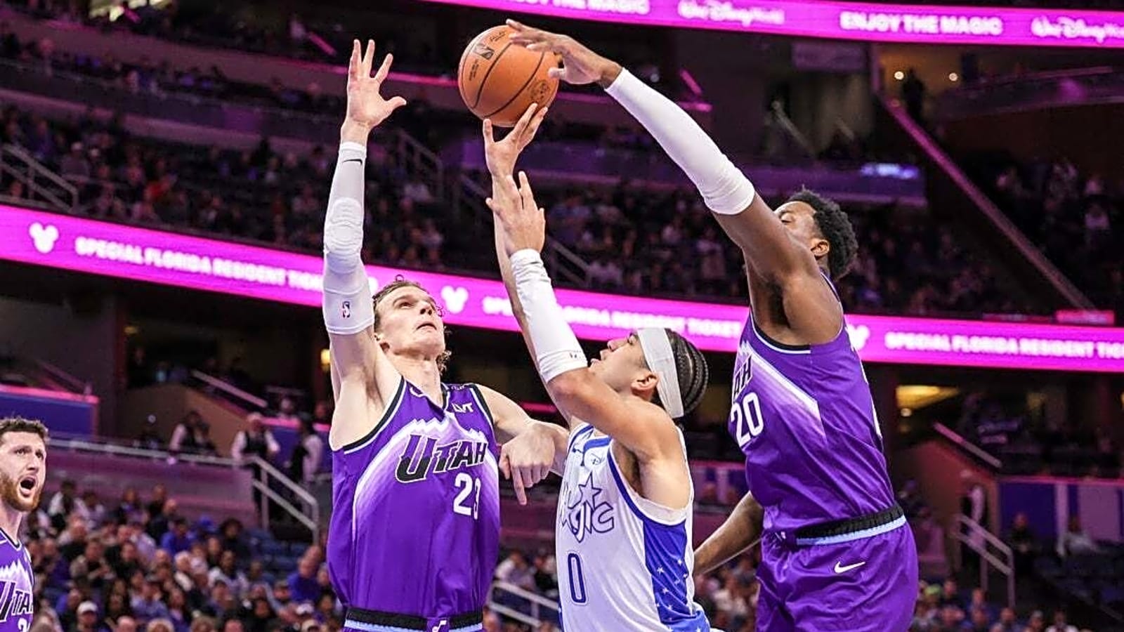 Magic rebound from 17-point hole, take down Jazz