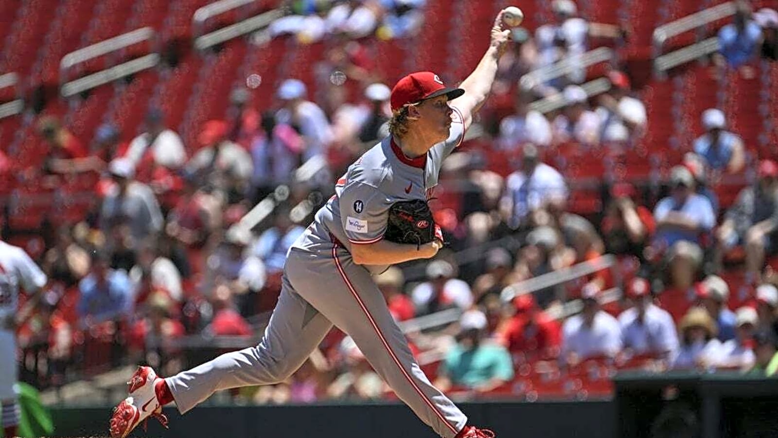 Andrew Abbott, Reds halt Cardinals&#39; win streak at five