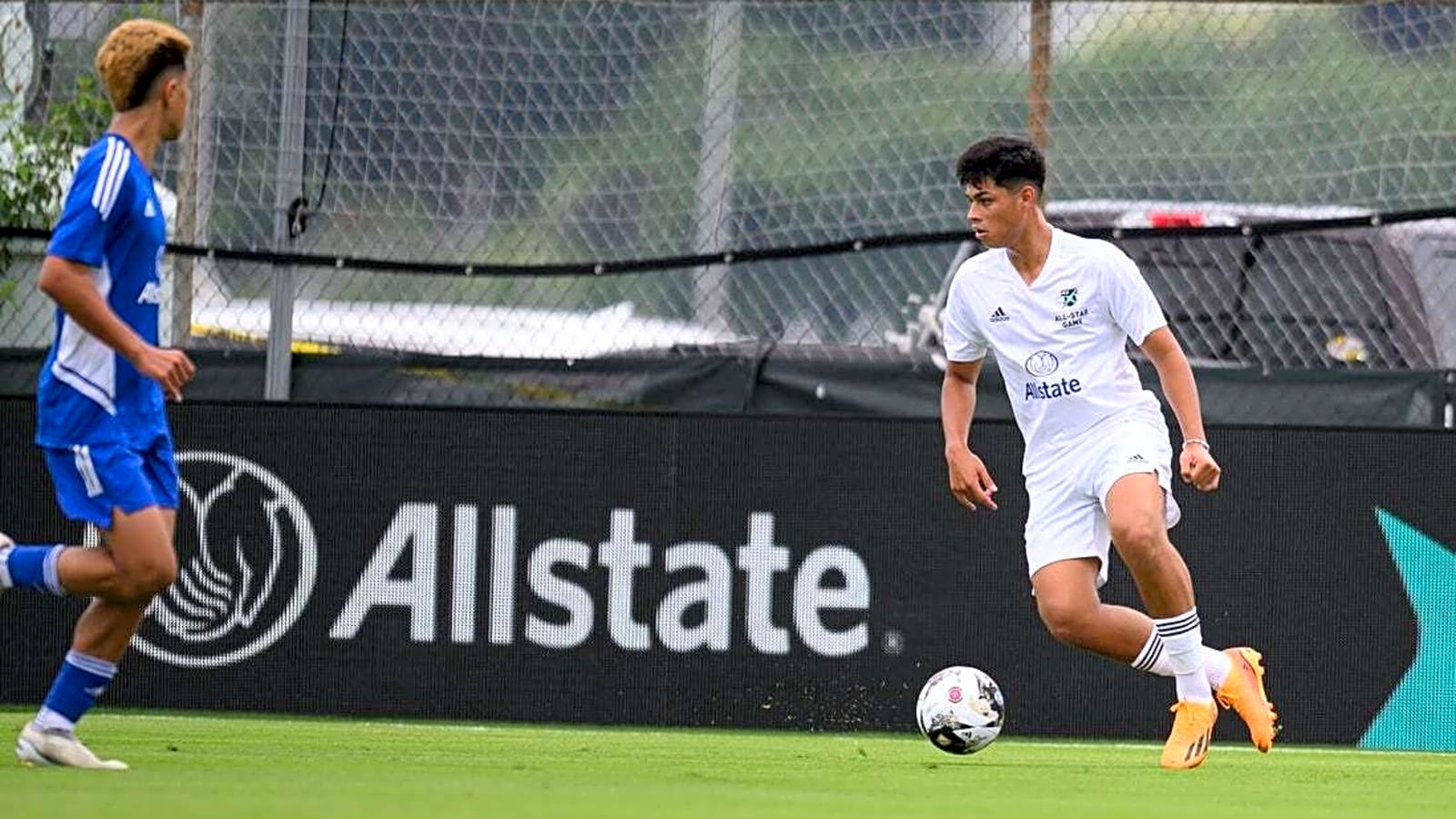 CF Montreal acquire Olger Escobar&#39;s priority rights